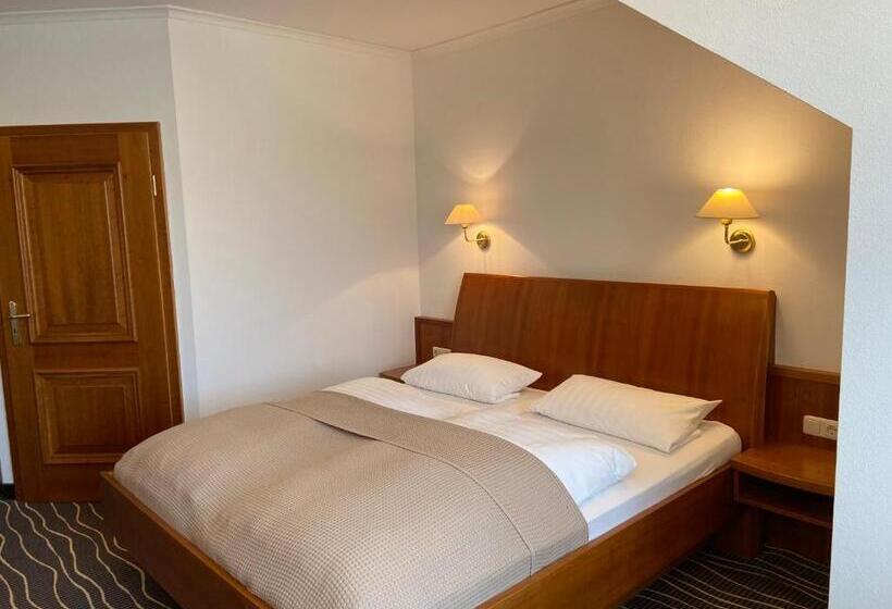 חדר סופריור, Zur Schönen Aussicht