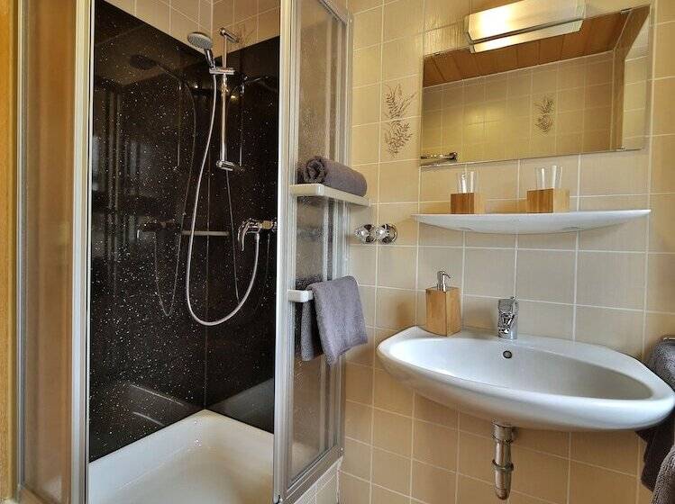 标准间, Osserhotel Garni