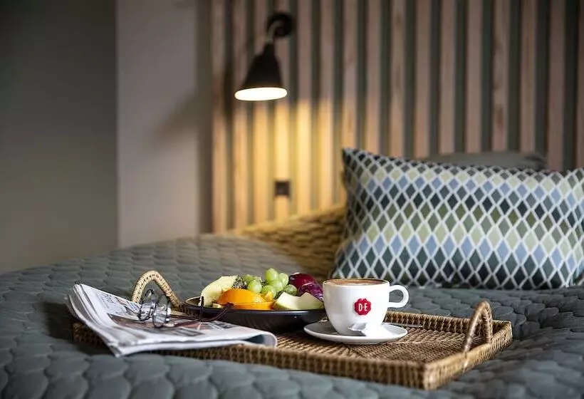 Suite Junior, Britannia