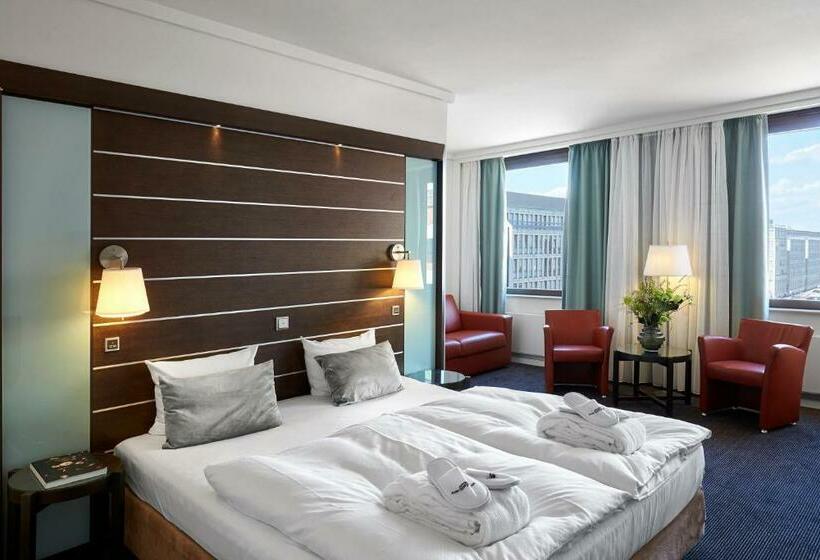 패밀리 룸, Imperial