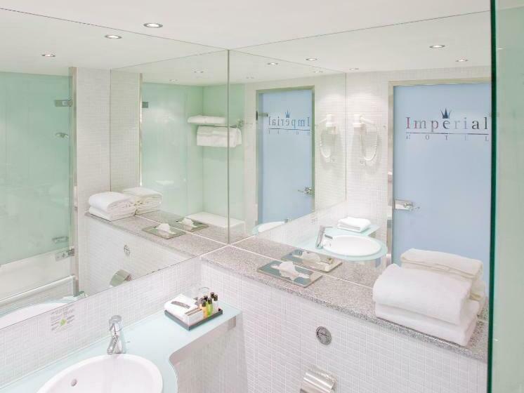 패밀리 룸, Imperial