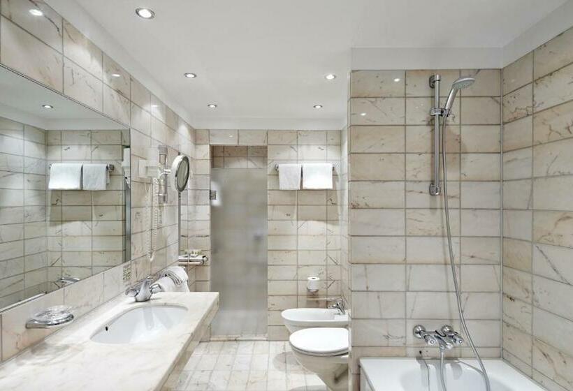 패밀리 룸, Imperial