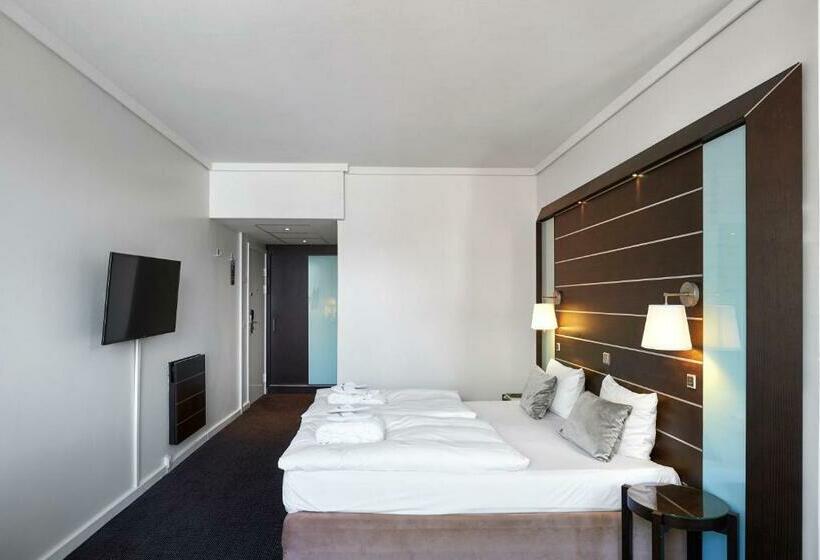 스탠다드 트리플 룸, Imperial