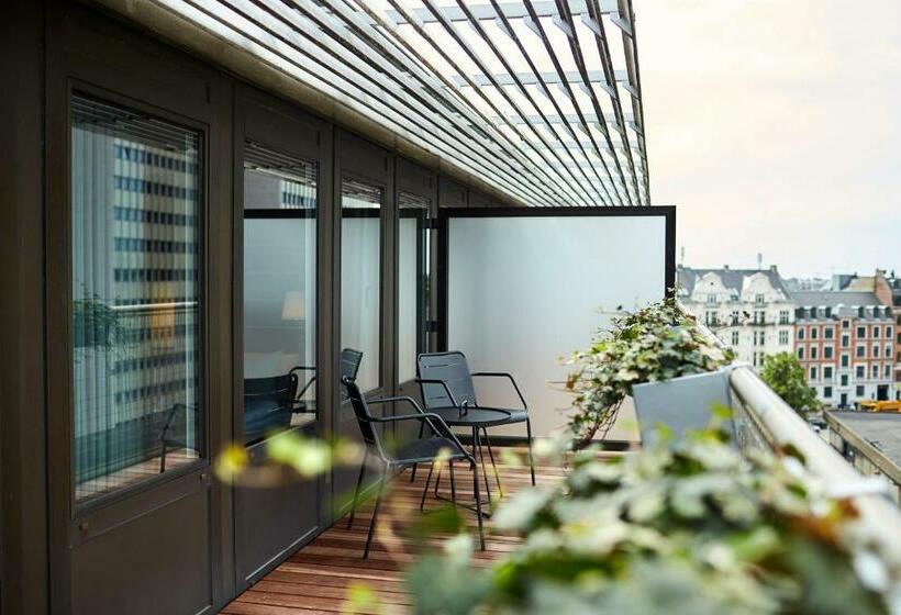 수피리어 룸, Imperial