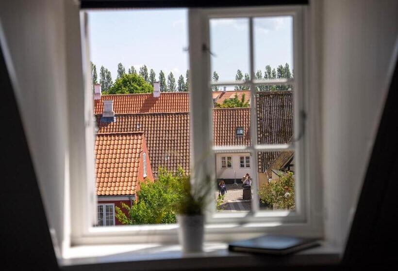 חדר מוזל מקלחת משותפת, ærøhus