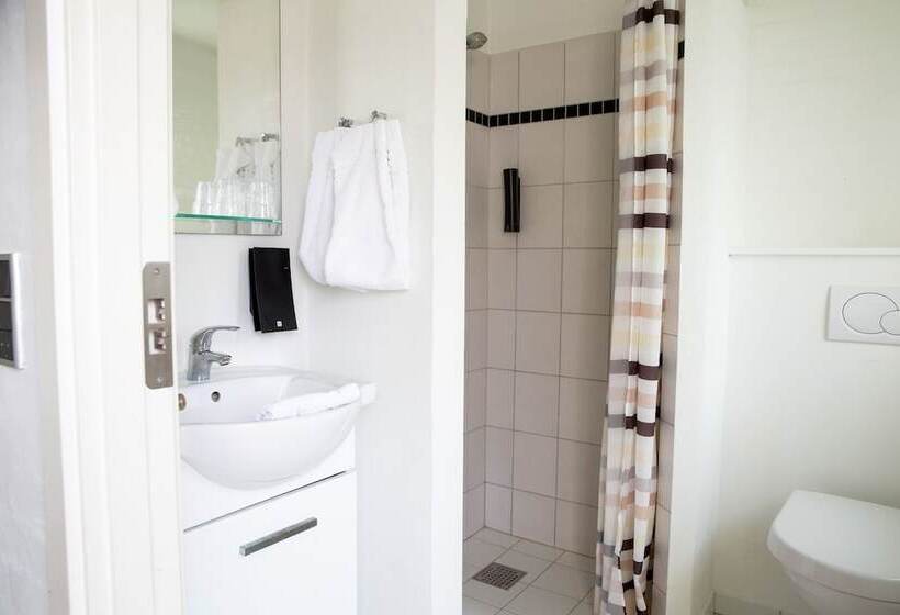 غرفة قياسية ثلاثية, Troense