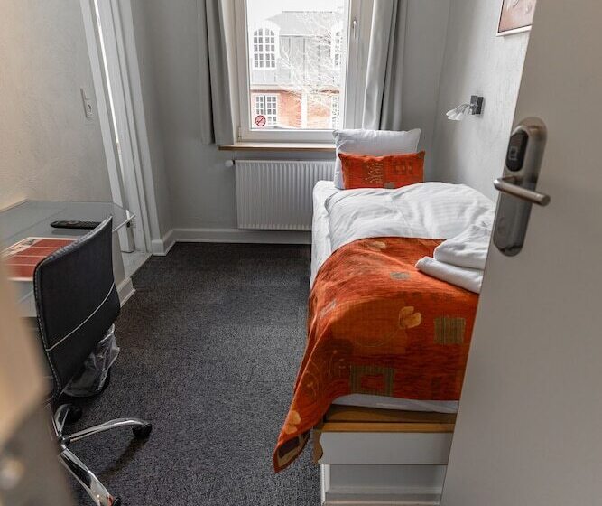 Номер Стандарт Индивидуальный, Milling Hotel Mini 11