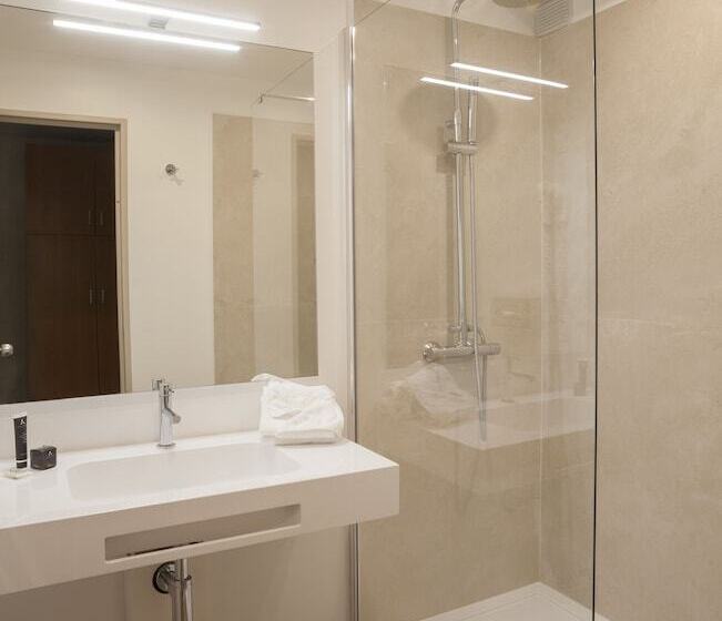 舒适型房间, Apogia