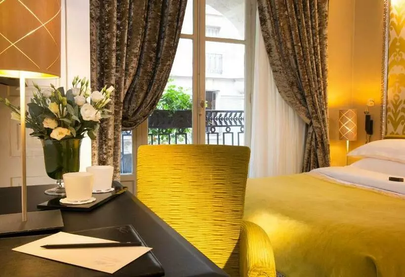 Classic Kamer, Ares Eiffel