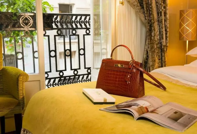 Classic Kamer, Ares Eiffel