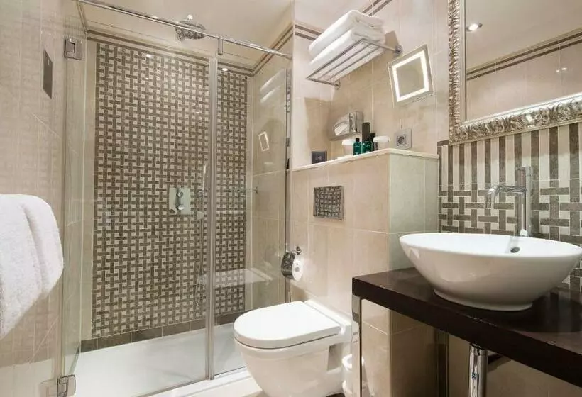 Classic Kamer, Ares Eiffel