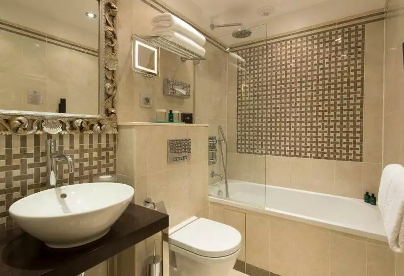 Classic Kamer, Ares Eiffel