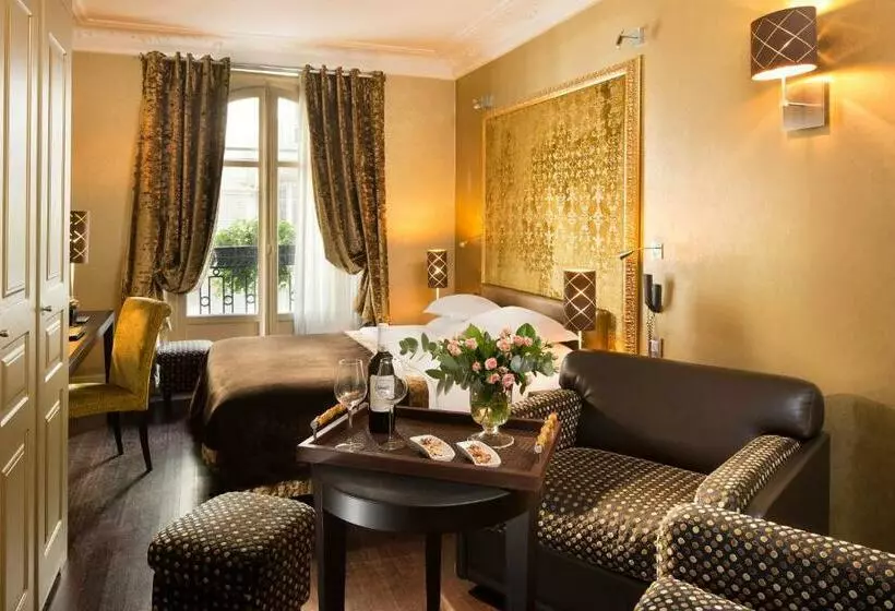 Deluxe Kamer, Ares Eiffel