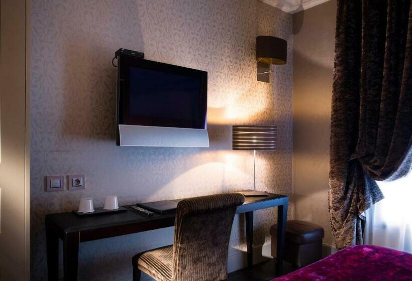 デラックスルーム, Ares Eiffel