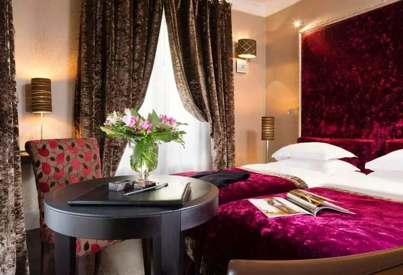 Superior Kamer, Ares Eiffel