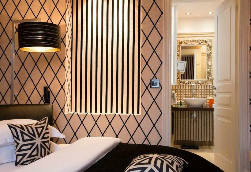 景色の見えるジュニアスイート, Ares Eiffel