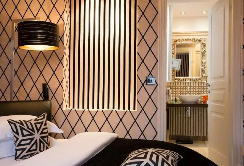 Junior Suite met Uitzicht, Ares Eiffel