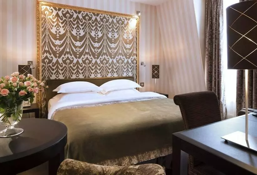 Executive Kamer, Ares Eiffel
