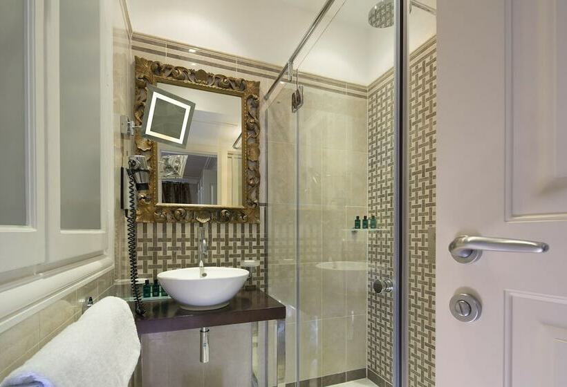 スーペリアールーム, Ares Eiffel