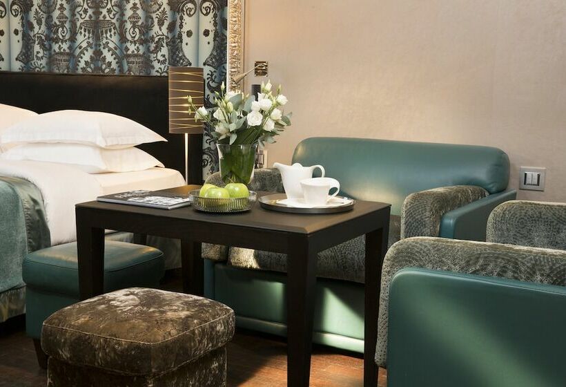 デラックスルーム, Ares Eiffel