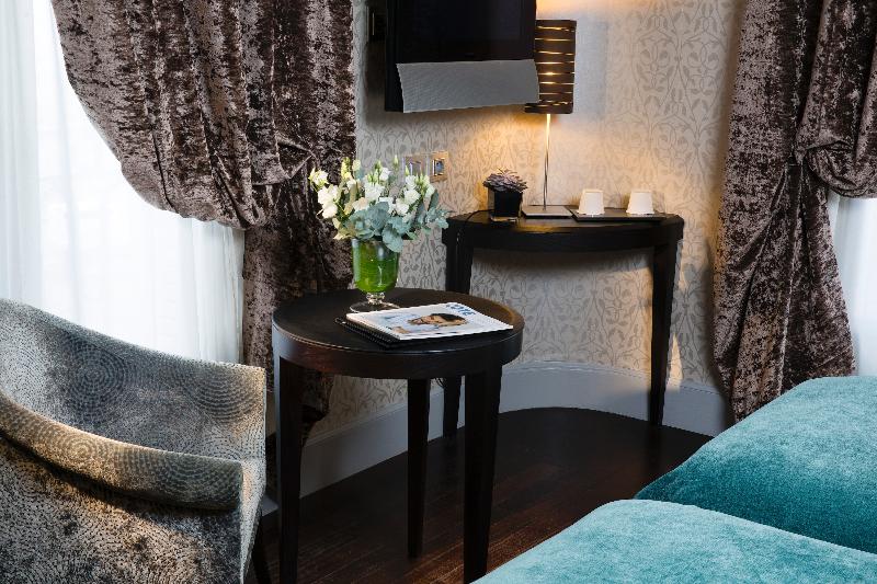 スーペリアールーム, Ares Eiffel