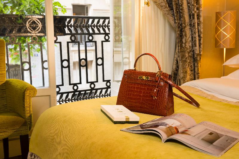 クラシックルーム, Ares Eiffel