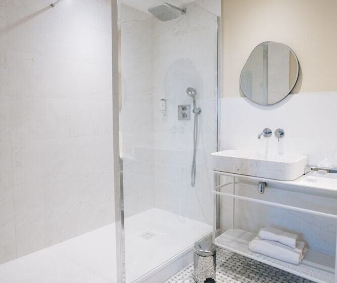 Номер Комфорт, Castel De Très Girard   Hotel & Restaurant   Teritoria