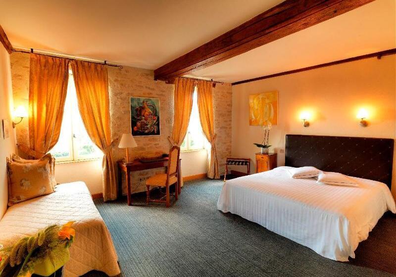Трехместный Номер Комфорт, Castel De Très Girard   Hotel & Restaurant   Teritoria