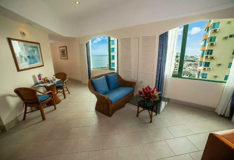 Suite, Colon Salinas