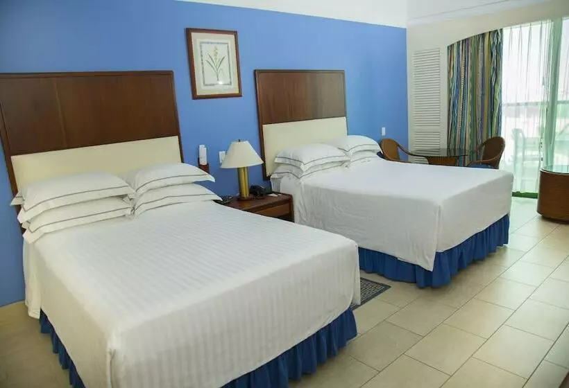 Standardzimmer 2 Doppelbetten, Colon Salinas