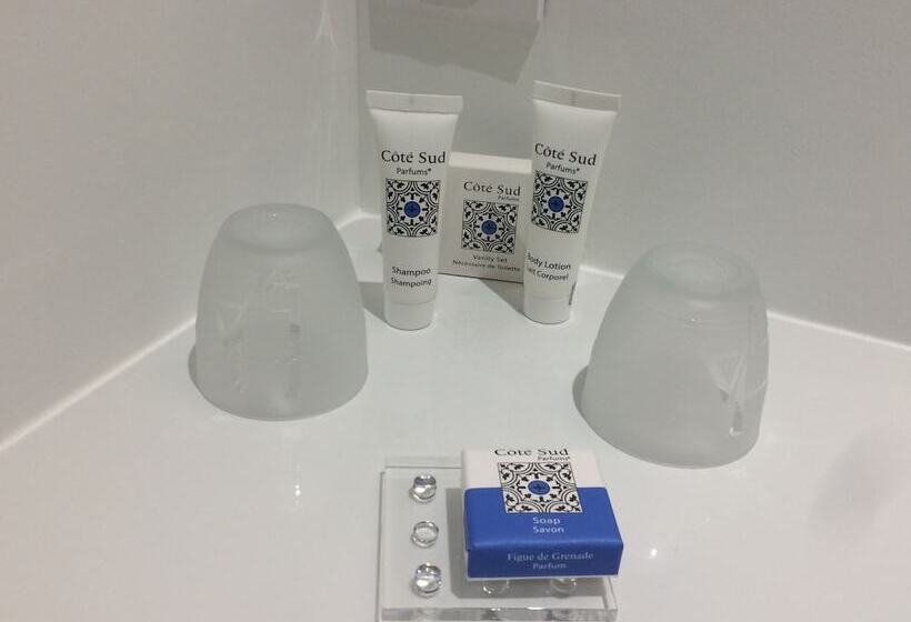 Номер Стандарт, D'angleterre