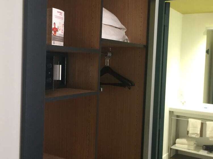 Номер Стандарт, D'angleterre