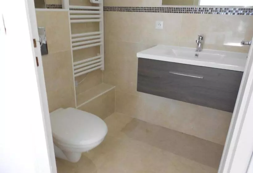Standard-huone, Grand