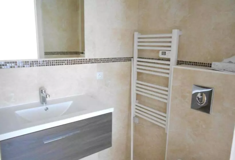 Standard-huone, Grand