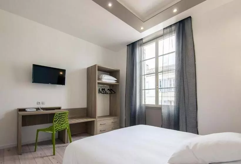 Standard-huone, Grand