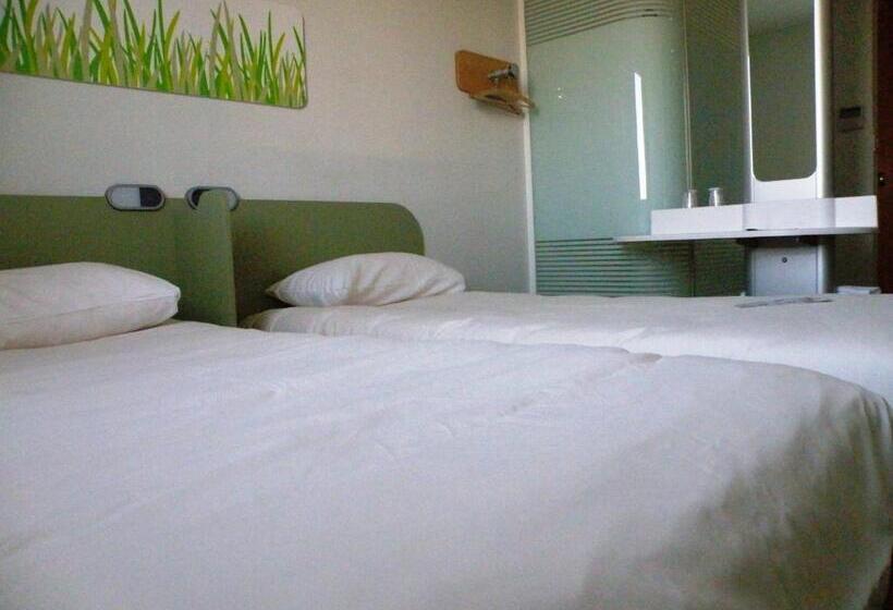 스탠다드 트리플 룸, Ibis Budget Montauban Les Chaumes