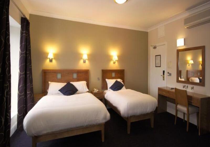 스탠다드 트리플 룸, Imperial Hotel Galway