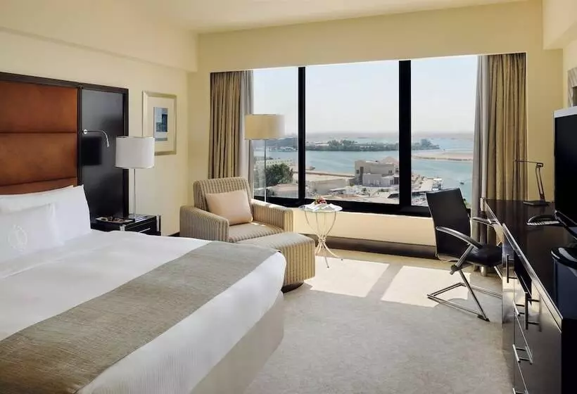 オーシャンビューのダブルベッドクラシックルーム, Intercontinental Abu Dhabi, An Ihg