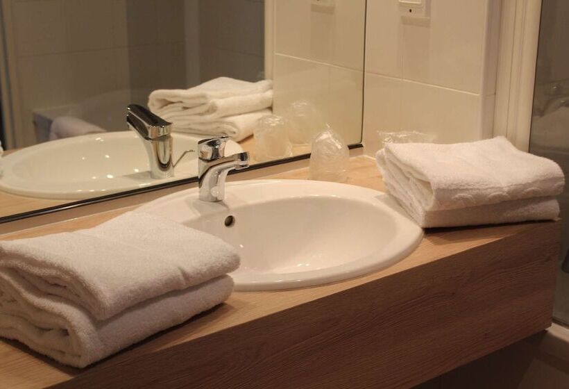 Номер Superior, Kyriad Nemours