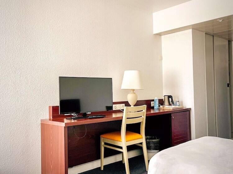 Номер Superior, Kyriad Nemours