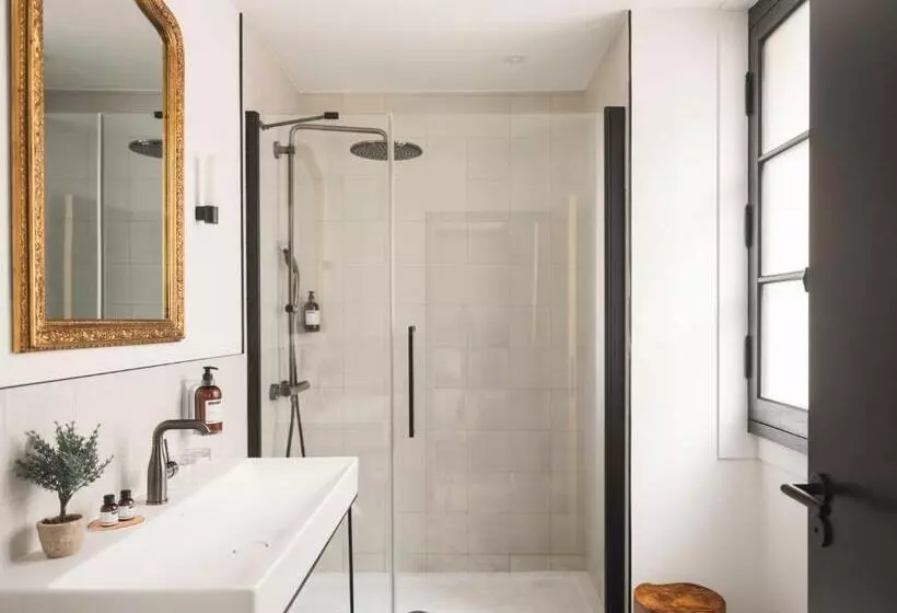 اتاق راحتی سه تخته, Maisons Du Monde Hôtel & Suites   Marseille Vieux Port