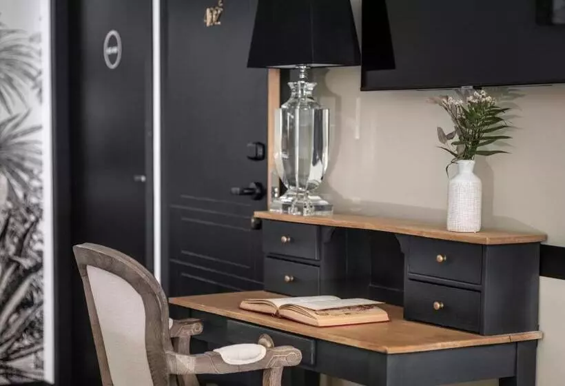 اتاق راحتی سه تخته, Maisons Du Monde Hôtel & Suites   Marseille Vieux Port