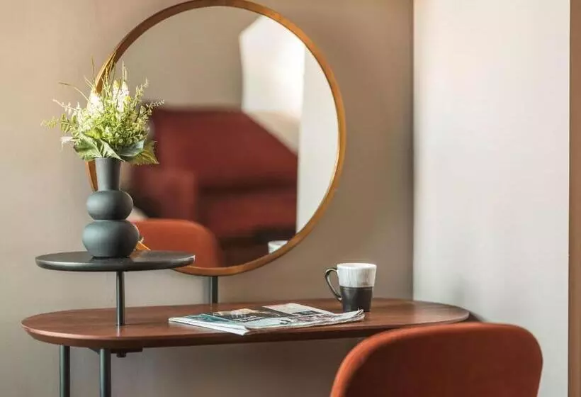 اتاق لوکس سه تخته با چشم‌انداز, Maisons Du Monde Hôtel & Suites   Marseille Vieux Port