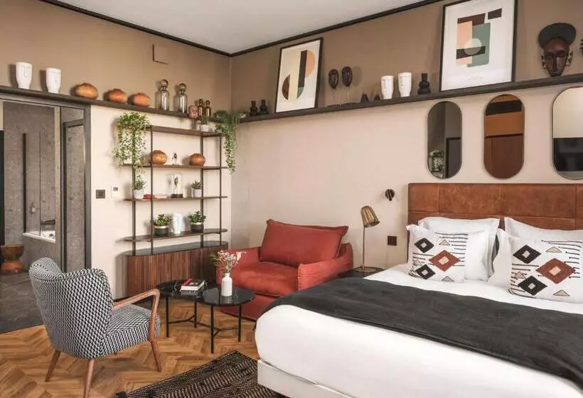 اتاق لوکس سه تخته با چشم‌انداز, Maisons Du Monde Hôtel & Suites   Marseille Vieux Port