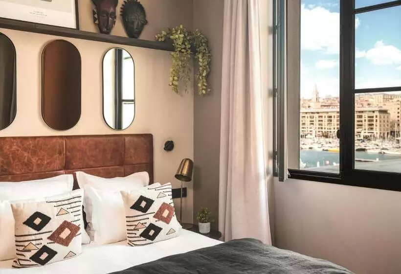 اتاق لوکس سه تخته با چشم‌انداز, Maisons Du Monde Hôtel & Suites   Marseille Vieux Port