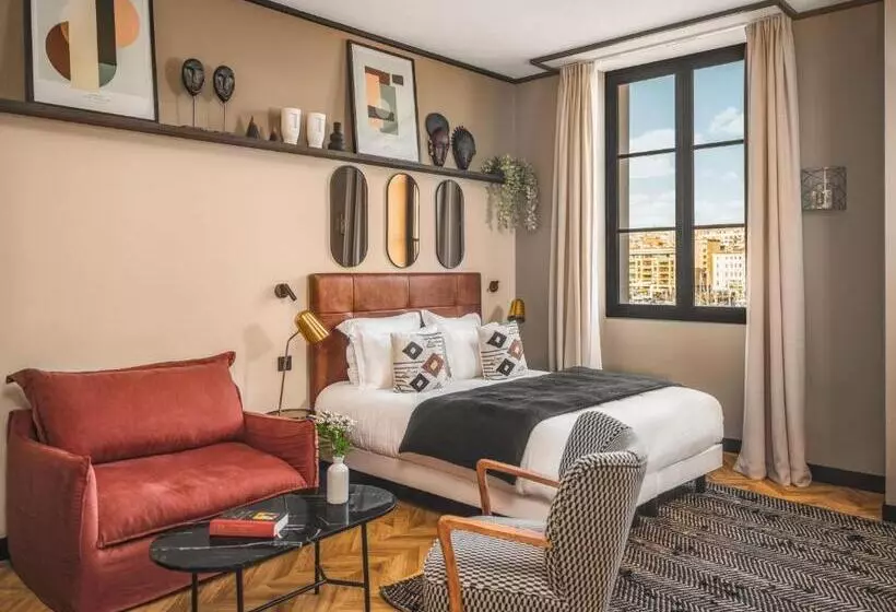 اتاق لوکس سه تخته با چشم‌انداز, Maisons Du Monde Hôtel & Suites   Marseille Vieux Port