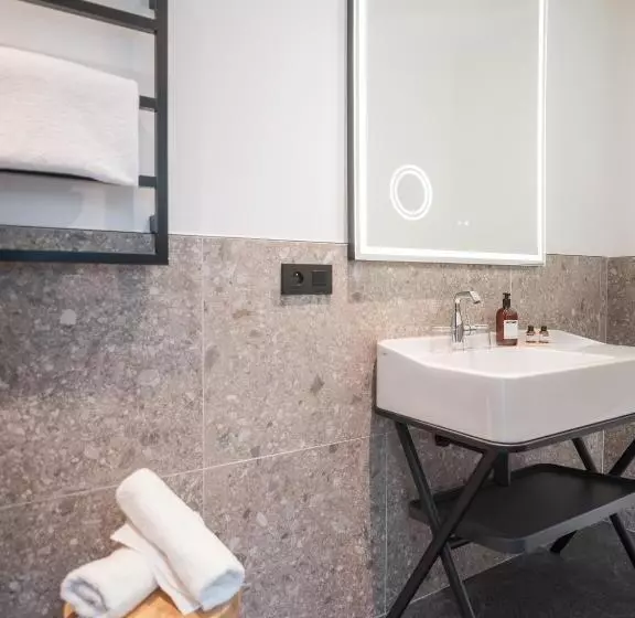 آپارتمان 1 خوابه با تراس, Maisons Du Monde Hôtel & Suites   Marseille Vieux Port