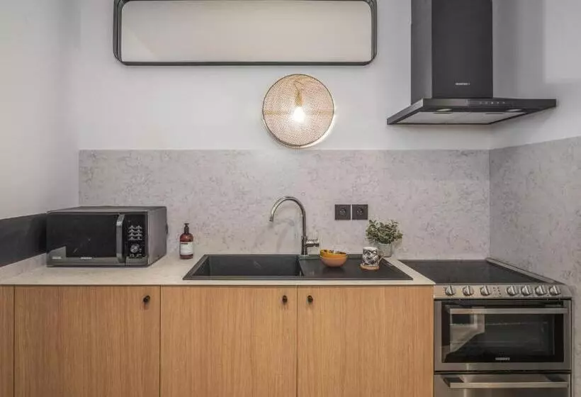 آپارتمان 1 خوابه با تراس, Maisons Du Monde Hôtel & Suites   Marseille Vieux Port