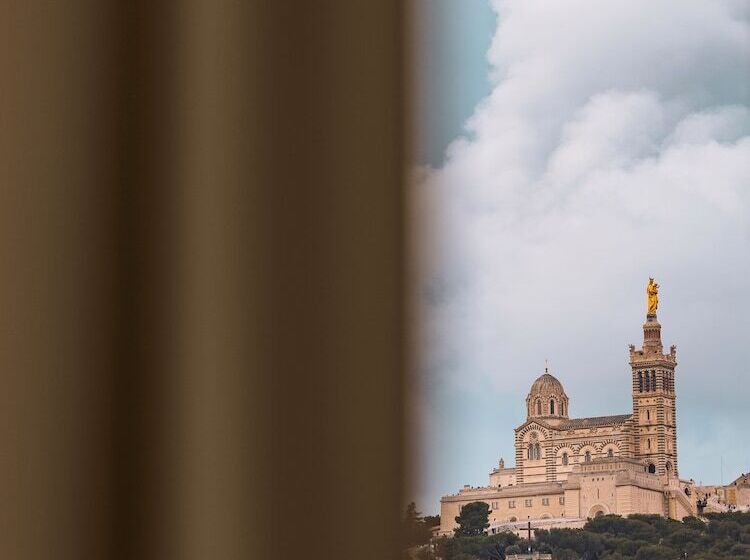 جناح جونيور, Maisons Du Monde Hôtel & Suites   Marseille Vieux Port