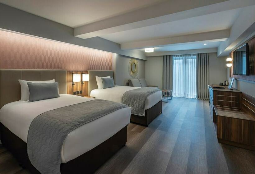디럭스 패밀리 룸, Hotel Riu Plaza The Gresham Dublin